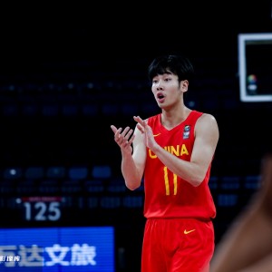 乐鱼体育在线-张博源加盟路易斯维尔 知名校友：昂塞尔德&amp;米切尔&amp;罗齐尔&amp;哈雷尔